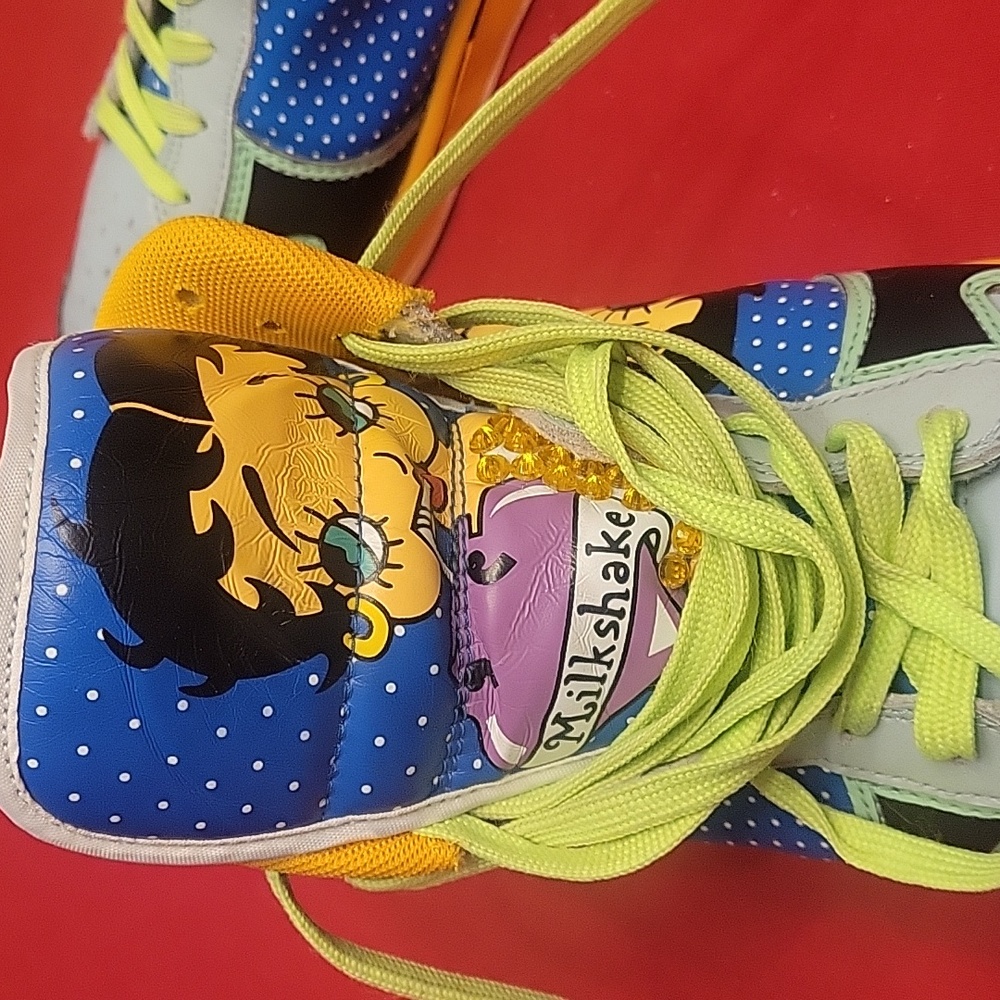 *RARE* Colorful Betty Boop Toon High-Top Sneakers - Picture 4 of 11